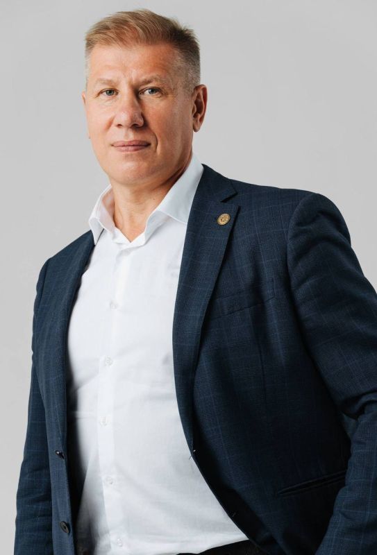 Распоряжением Губернатора Алексея Русских от 30 декабря 2025 года Николай Валерьевич Цуканов назначен на должность Министра физической культуры и спорта Ульяновской области