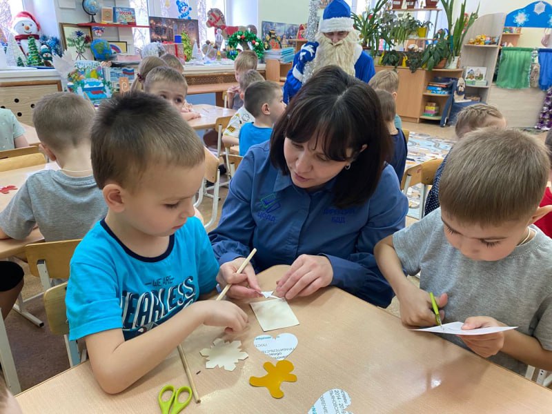 Ульяновские сотрудники Госавтоинспекции присоединились к Всероссийской акции «Полицейский Дед Мороз» Ульяновские сотрудники Госавтоинспекции присоединились к Всероссийской акции «Полицейский Дед Мороз»