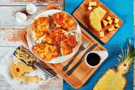 Кулинарное вдохновение: куриные отбивные с ананасами и сыром