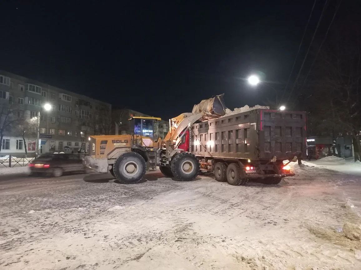 В Ульяновске за сутки выполнено 115 рейсов по вывозу снега с улиц города В Ульяновске за сутки выполнено 115 рейсов по вывозу снега с улиц города
