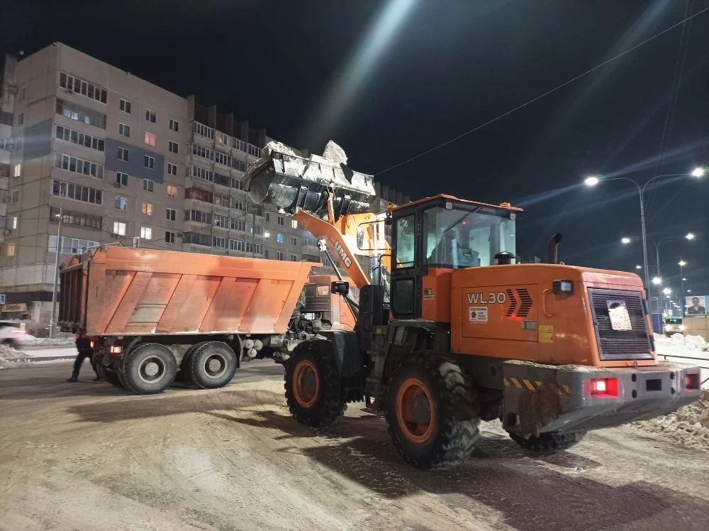 В Ульяновске за сутки выполнено 115 рейсов по вывозу снега с улиц города В Ульяновске за сутки выполнено 115 рейсов по вывозу снега с улиц города