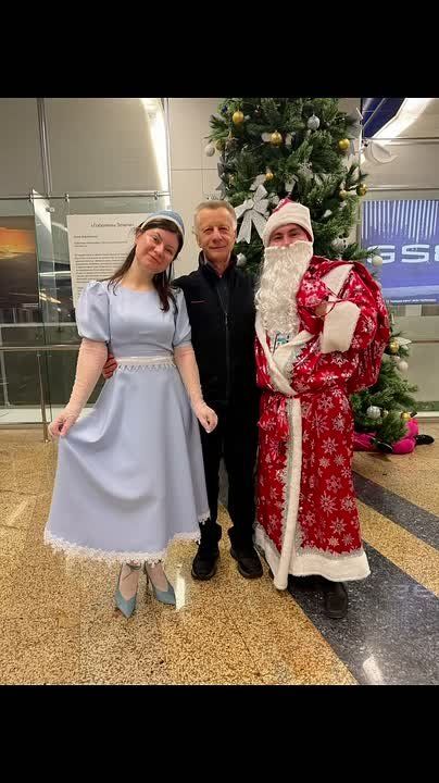 ����� 300 ������� �������� ����� ��� � ���������� � ��������� � ����������