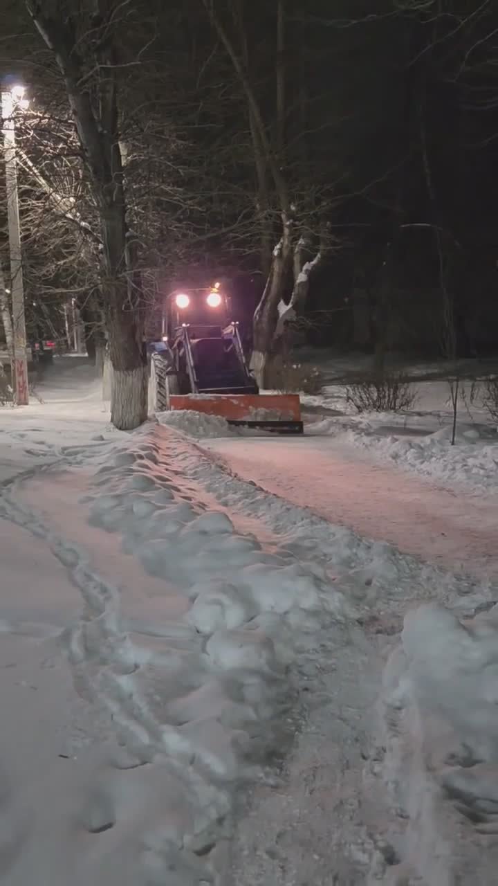 По поручению главы города Александра Болдакина все силы брошены на устранение последствий снегопада