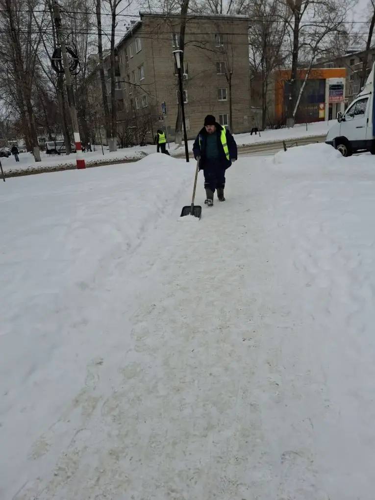 По поручению главы города Александра Болдакина все силы брошены на устранение последствий снегопада По поручению главы города Александра Болдакина все силы брошены на устранение последствий снегопада