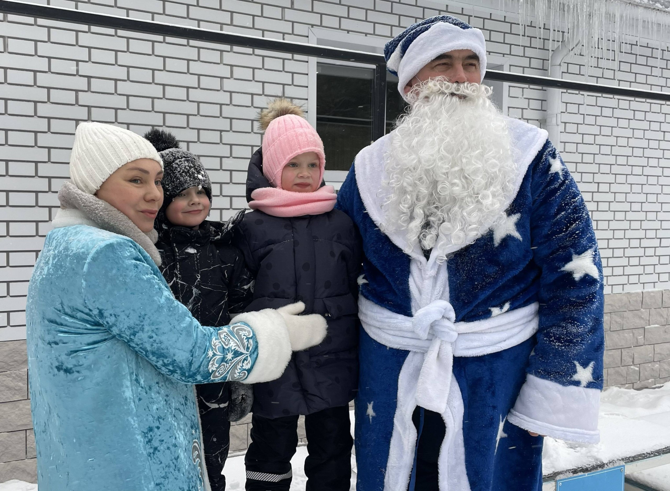 В Ульяновске полицейские и их семьи отметили Новый год спортивным праздником в рамках акции «Полицейский Дед Мороз» В Ульяновске полицейские и их семьи отметили Новый год спортивным праздником в рамках акции «Полицейский Дед Мороз»