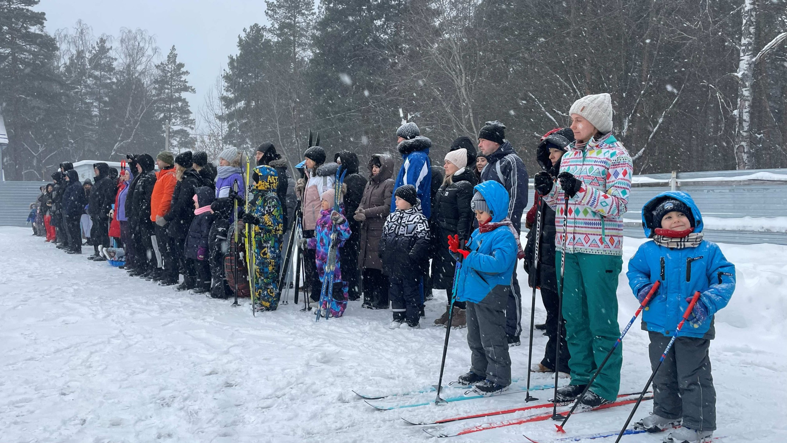 В Ульяновске полицейские и их семьи отметили Новый год спортивным праздником в рамках акции «Полицейский Дед Мороз»