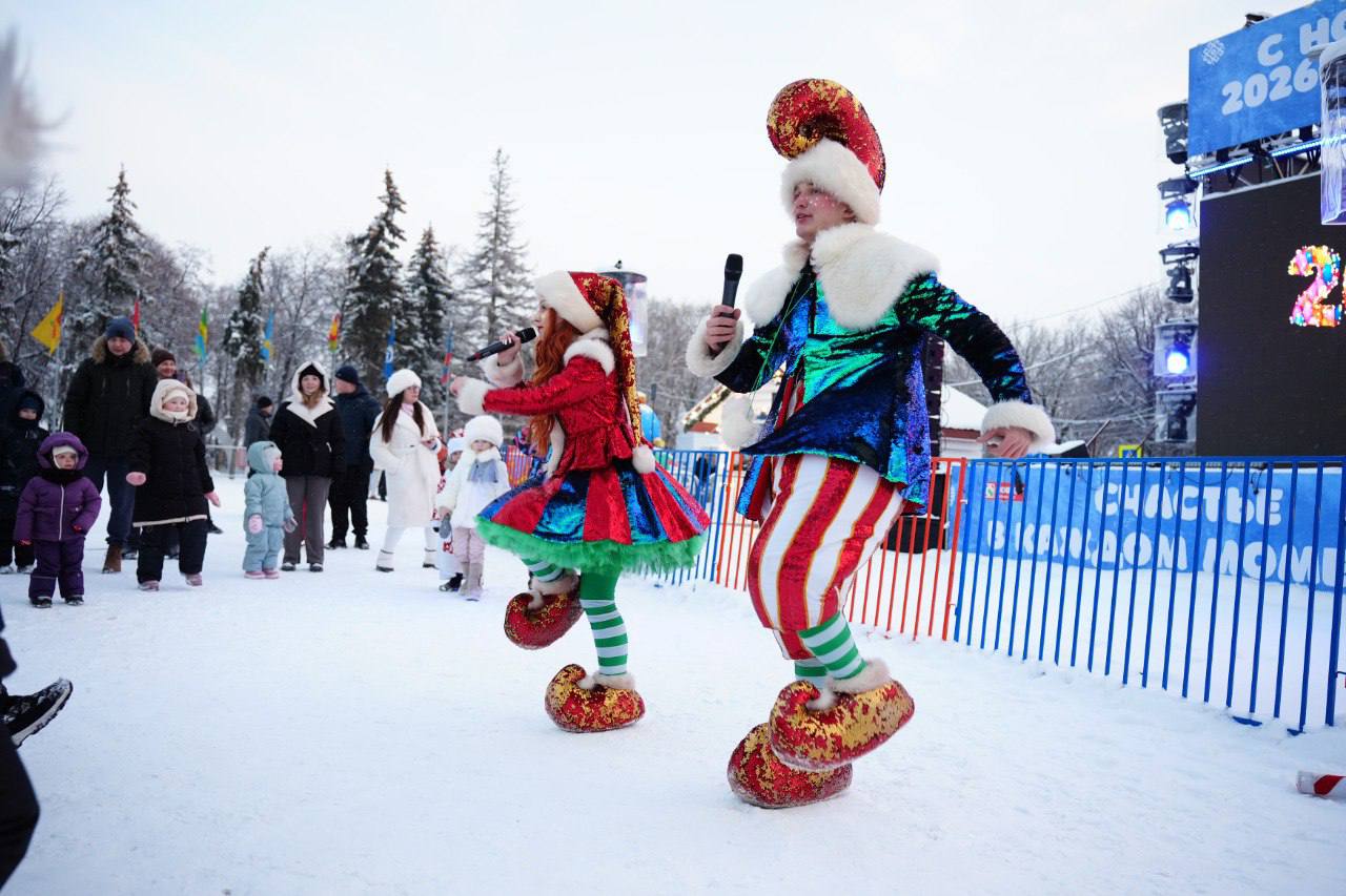 Сегодня на Соборной площади была организована игровая программа для юных ульяновцев Сегодня на Соборной площади была организована игровая программа для юных ульяновцев