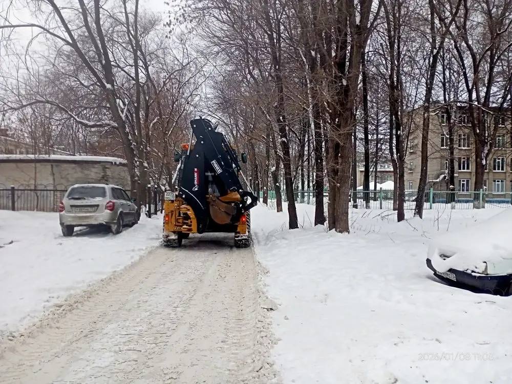 Продолжается работа по уборке снега в Засвияжском районе Продолжается работа по уборке снега в Засвияжском районе