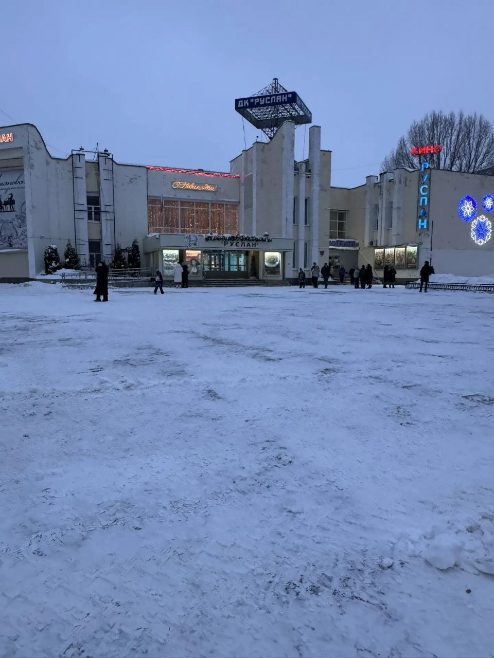 Про очистку дорог. Специализированная техника МБУ «Дорремстрой» задействована для уборки улично-дорожной сети: проводится подметание проезжей части и расчистка пешеходных зон, продолжается вывоз снега Про очистку дорог. Специализированная техника МБУ «Дорремстрой» задействована для уборки улично-дорожной сети: проводится подметание проезжей части и расчистка пешеходных зон, продолжается вывоз снега