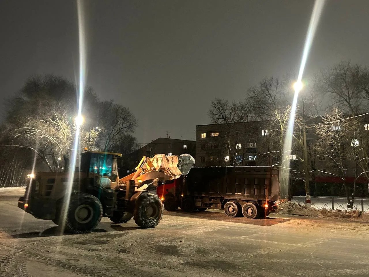 9 января улицы Ульяновска очищали 172 единицы спецтехники 9 января улицы Ульяновска очищали 172 единицы спецтехники