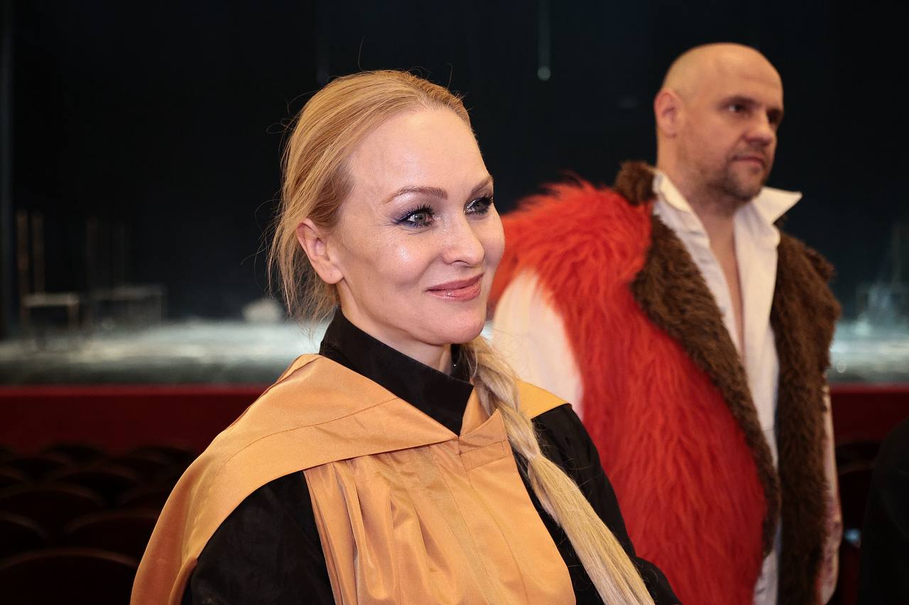 Алексей Русских: Артисты Ульяновского драматического, Молодежного, «NEБОЛЬШОГО» театров и эстрадного балета «Экситон» совсем скоро отправятся на гастроли в Москву Алексей Русских: Артисты Ульяновского драматического, Молодежного, «NEБОЛЬШОГО» театров и эстрадного балета «Экситон» совсем скоро отправятся на гастроли в Москву