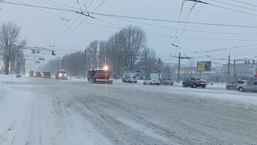 104 спецмашины используют для борьбы с последствиями снегопада