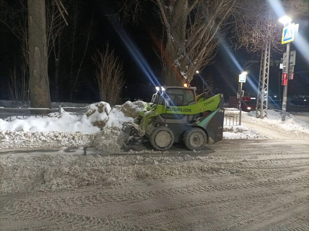 За сутки с улиц Ульяновска вывезли 188 самосвалов снега За сутки с улиц Ульяновска вывезли 188 самосвалов снега