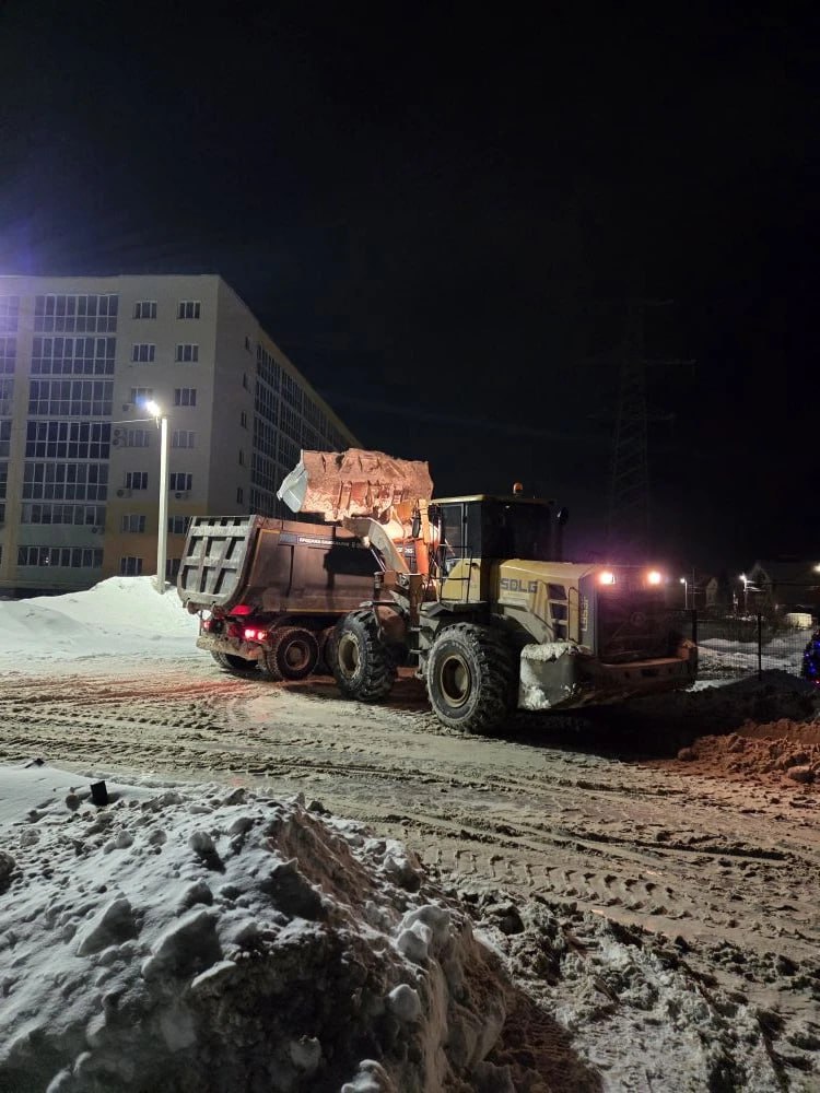 За сутки с улиц Ульяновска вывезли 188 самосвалов снега За сутки с улиц Ульяновска вывезли 188 самосвалов снега