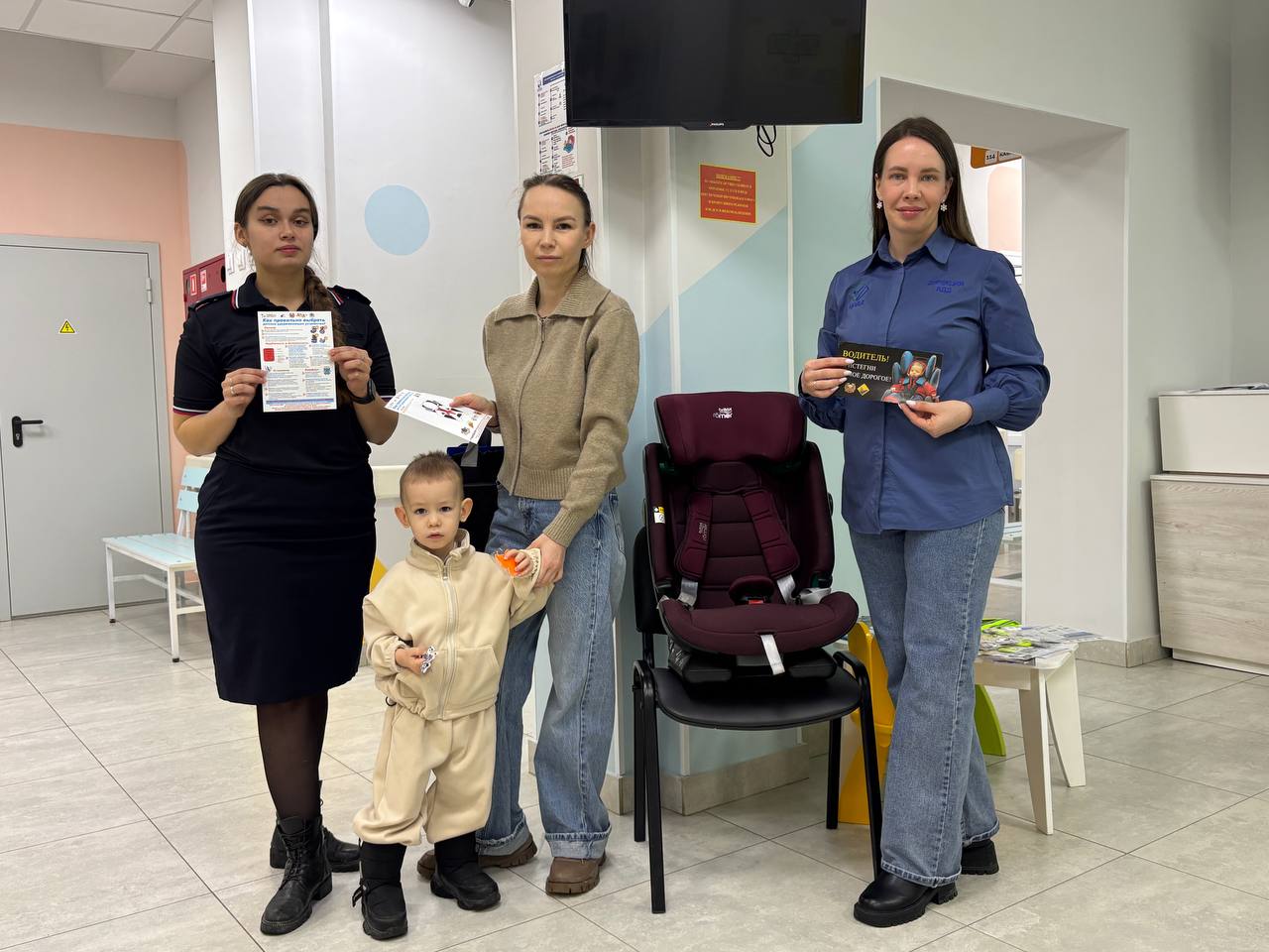 Консультационные пункты по безопасности дорожного движения развернулись в детских больницах и поликлиниках Ульяновской области Консультационные пункты по безопасности дорожного движения развернулись в детских больницах и поликлиниках Ульяновской области