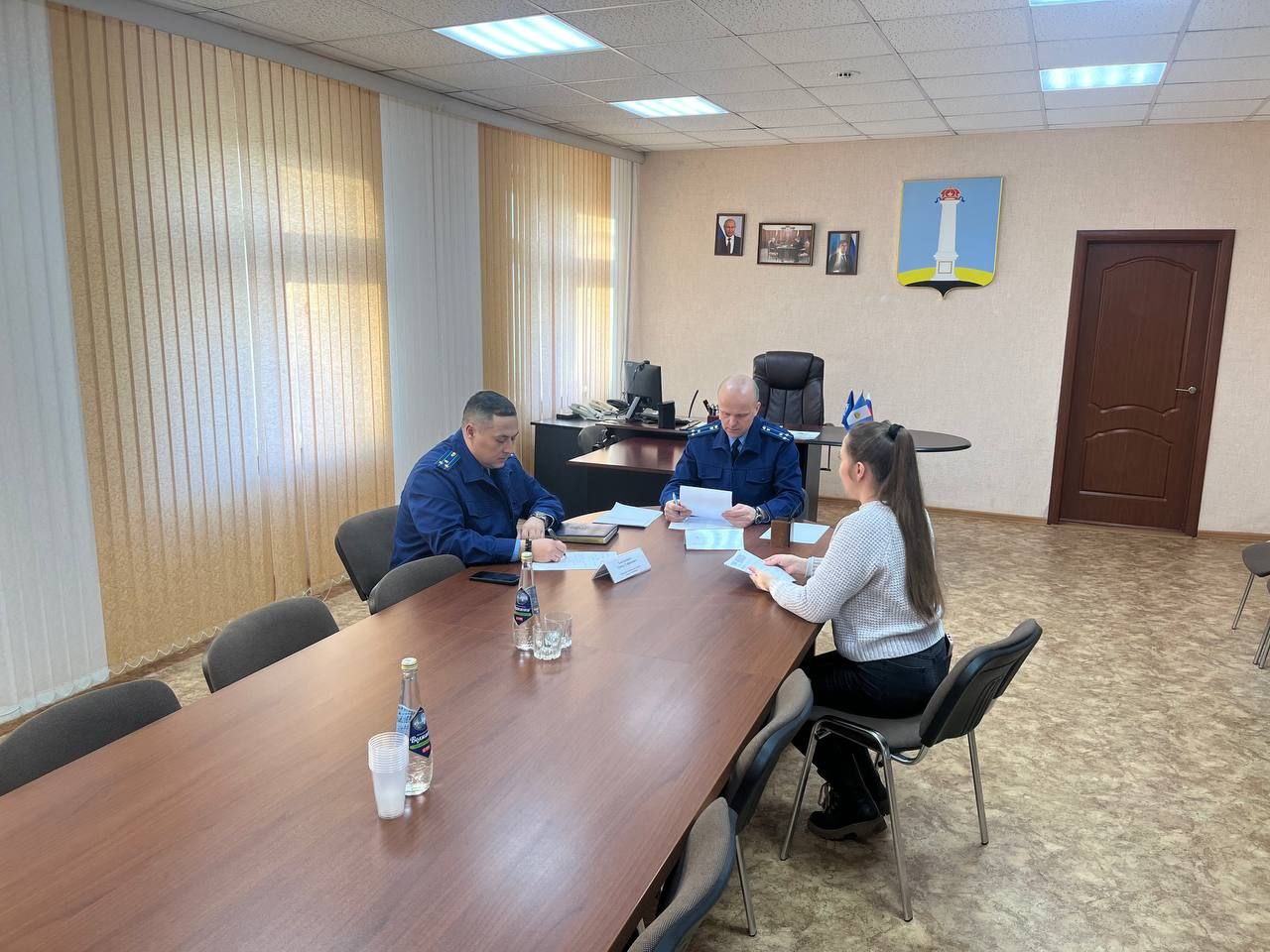 Заместитель прокурора области Максим Гришин провел личный приём жителей Засвияжского района г. Ульяновска Заместитель прокурора области Максим Гришин провел личный приём жителей Засвияжского района г. Ульяновска