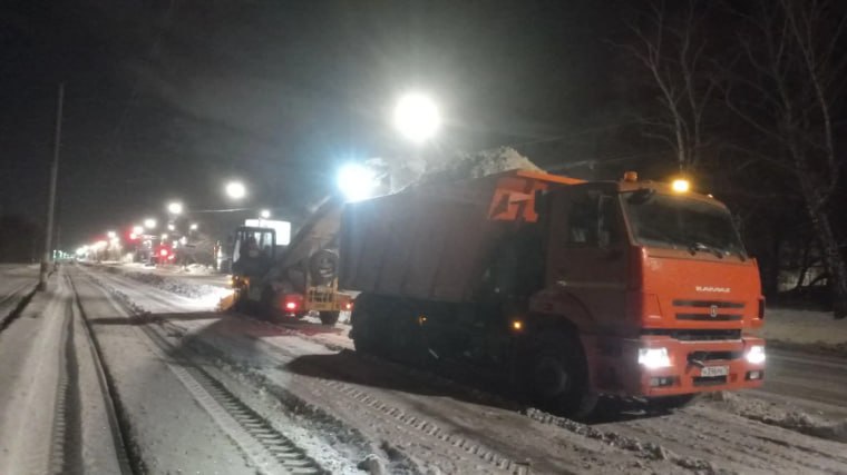 22 января улицы Ульяновска очищали 199 единиц спецтехники 22 января улицы Ульяновска очищали 199 единиц спецтехники