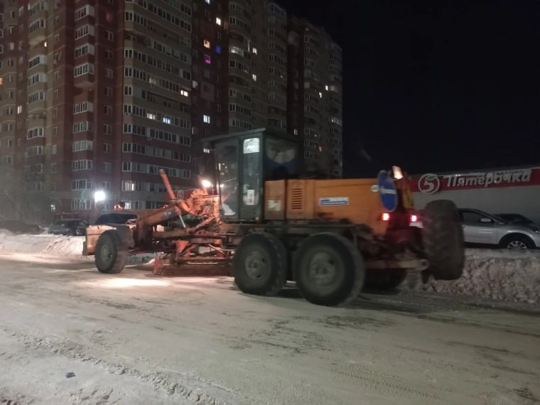 22 января улицы Ульяновска очищали 199 единиц спецтехники 22 января улицы Ульяновска очищали 199 единиц спецтехники