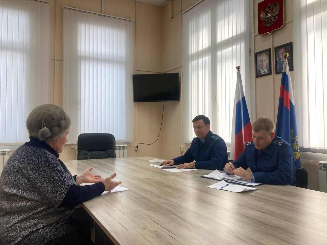 Первый заместитель прокурора Ульяновской области Михаил Гриньке провел личный прием жителей города Димитровграда Первый заместитель прокурора Ульяновской области Михаил Гриньке провел личный прием жителей города Димитровграда