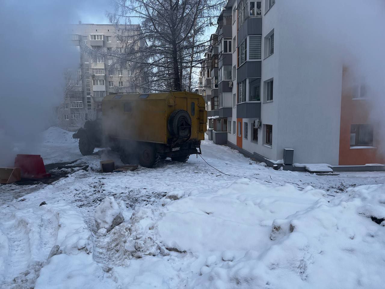 В центре Ульяновска устраняют повреждение теплосети