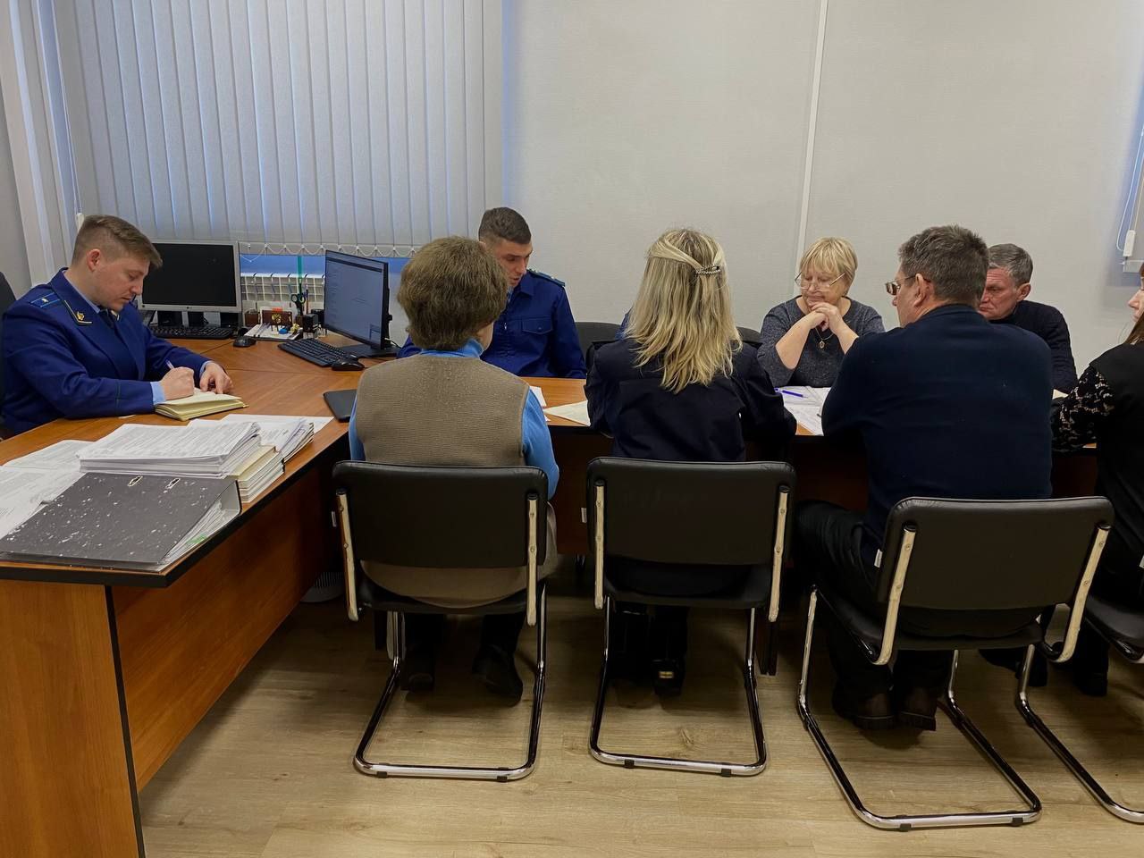 Под председательством прокурора Вешкаймского района Баранникова О.И. с участием руководства администрации МО "Вешкаймский район", ОСП по Карсунскому и Вешкаймаскому районам УФССП России по Ульяновской области, МУП... Под председательством прокурора Вешкаймского района Баранникова О.И. с участием руководства администрации МО "Вешкаймский район", ОСП по Карсунскому и Вешкаймаскому районам УФССП России по Ульяновской области, МУП...