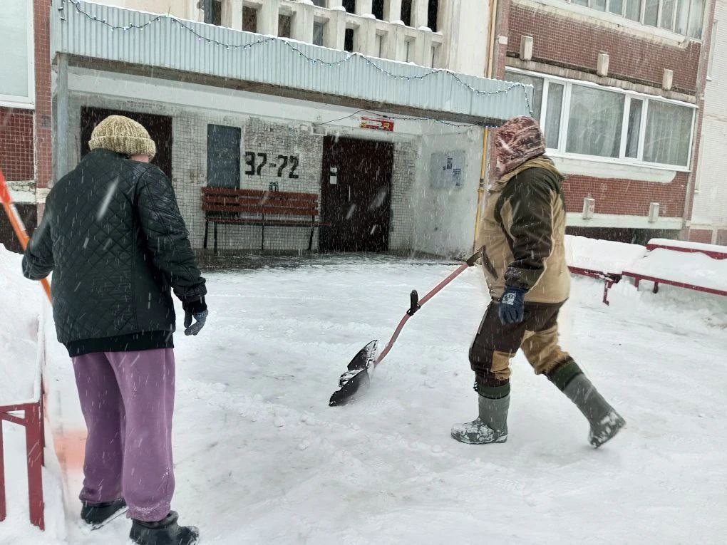 Ульяновские ТОСы помогают городским дорожникам в уборке снега Ульяновские ТОСы помогают городским дорожникам в уборке снега