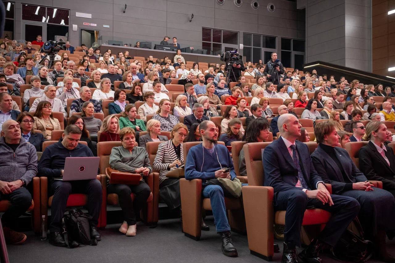 Алексей Русских: По приглашению главного онколога Минздрава России и большого друга нашего региона Андрея Каприна сегодня поделился опытом Ульяновской области по проведению профилактической акции «Онкопатруль», которая... Алексей Русских: По приглашению главного онколога Минздрава России и большого друга нашего региона Андрея Каприна сегодня поделился опытом Ульяновской области по проведению профилактической акции «Онкопатруль», которая...