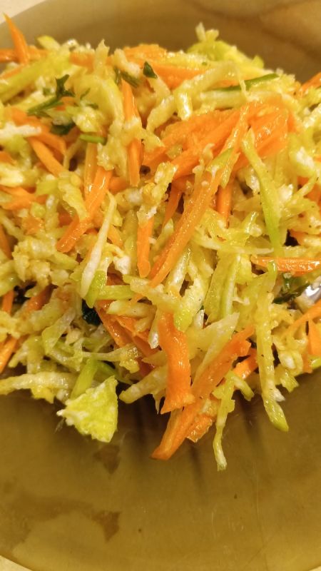 Салат из красной редьки и моркови: как просто и вкусно украсить зимний рацион