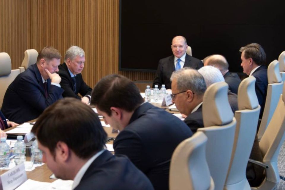 ������� �������: ������� � ������������� �������� ������� ������ ��������� ������������ ����������� �� ���������� � 50-����� ������������ ������������ ������������� ���������