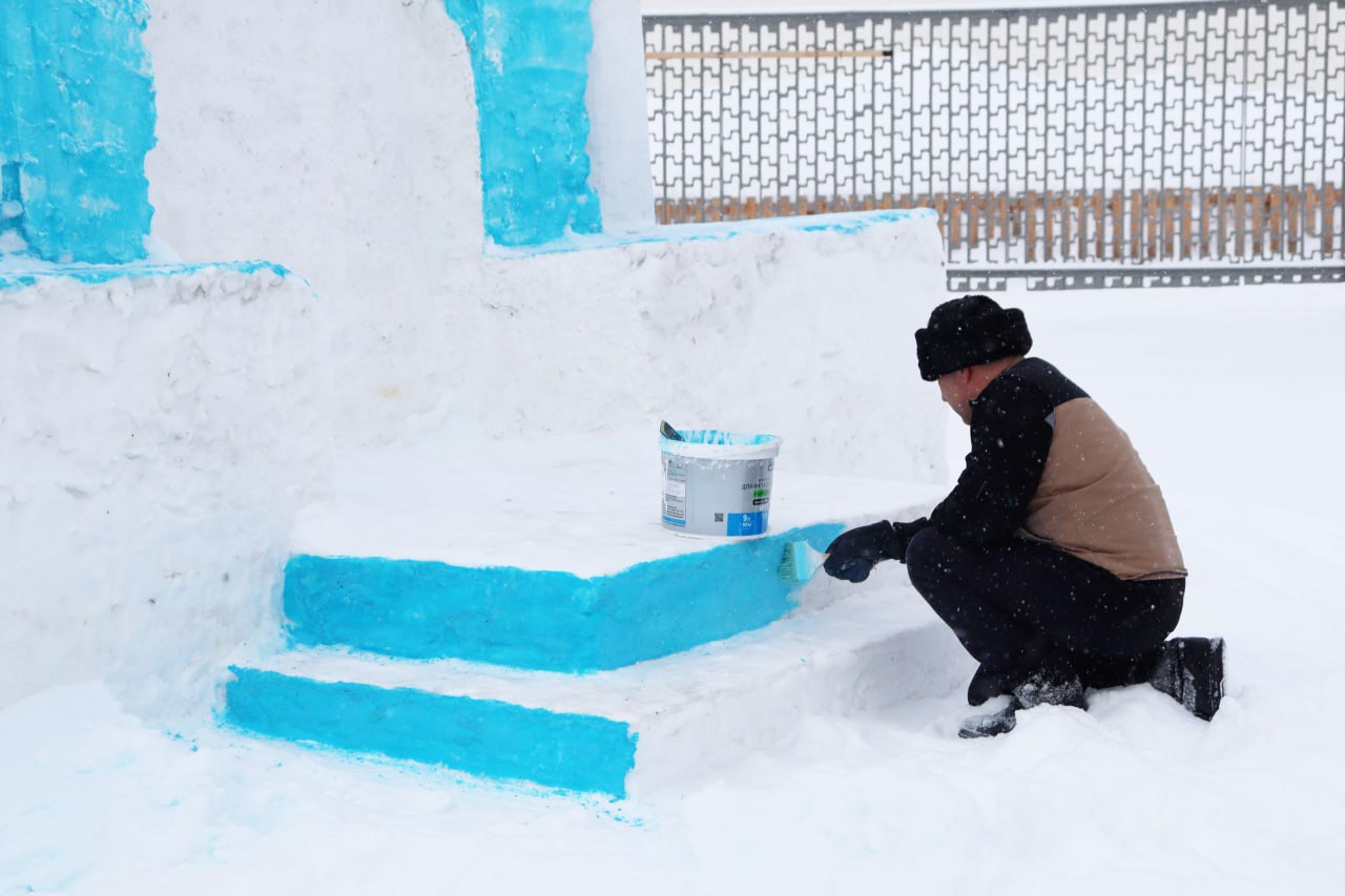 Осуждённые в Новоульяновске построили четырёхметровый снежный замок Осуждённые в Новоульяновске построили четырёхметровый снежный замок