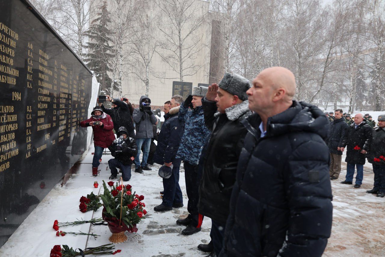 Руководство регионального УМВД и представители общественности приняли участие в мероприятии, посвященном Дню вывода советских войск из Республики Афганистан Руководство регионального УМВД и представители общественности приняли участие в мероприятии, посвященном Дню вывода советских войск из Республики Афганистан