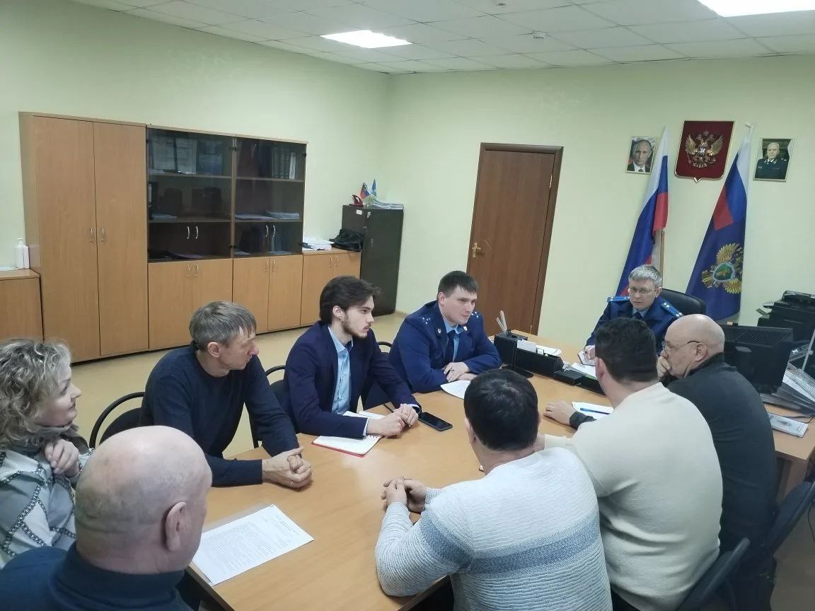 Под председательством прокурора Барышского района Киселева М.С. с участием руководства администрации МО "Барышский район", ОГКП "Ульяновский областной водоканал", ООО "Поселение", ООО "Энергоресурс" состоялось заседание...