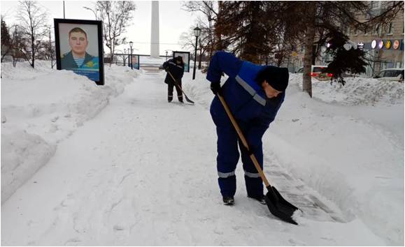 Больше 500 тонн пескосоляной смеси и реагента использовали в Ульяновске за сутки для обработки дорог и тротуаров Больше 500 тонн пескосоляной смеси и реагента использовали в Ульяновске за сутки для обработки дорог и тротуаров