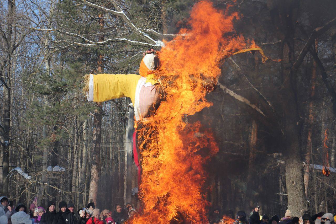 Более 18 тысяч человек посетили праздник Масленицы в Парке Победы Более 18 тысяч человек посетили праздник Масленицы в Парке Победы