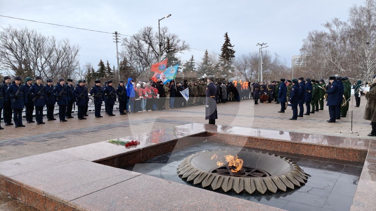 Митинг в честь Дня защитника Отечества прошёл у Обелиска Славы Митинг в честь Дня защитника Отечества прошёл у Обелиска Славы