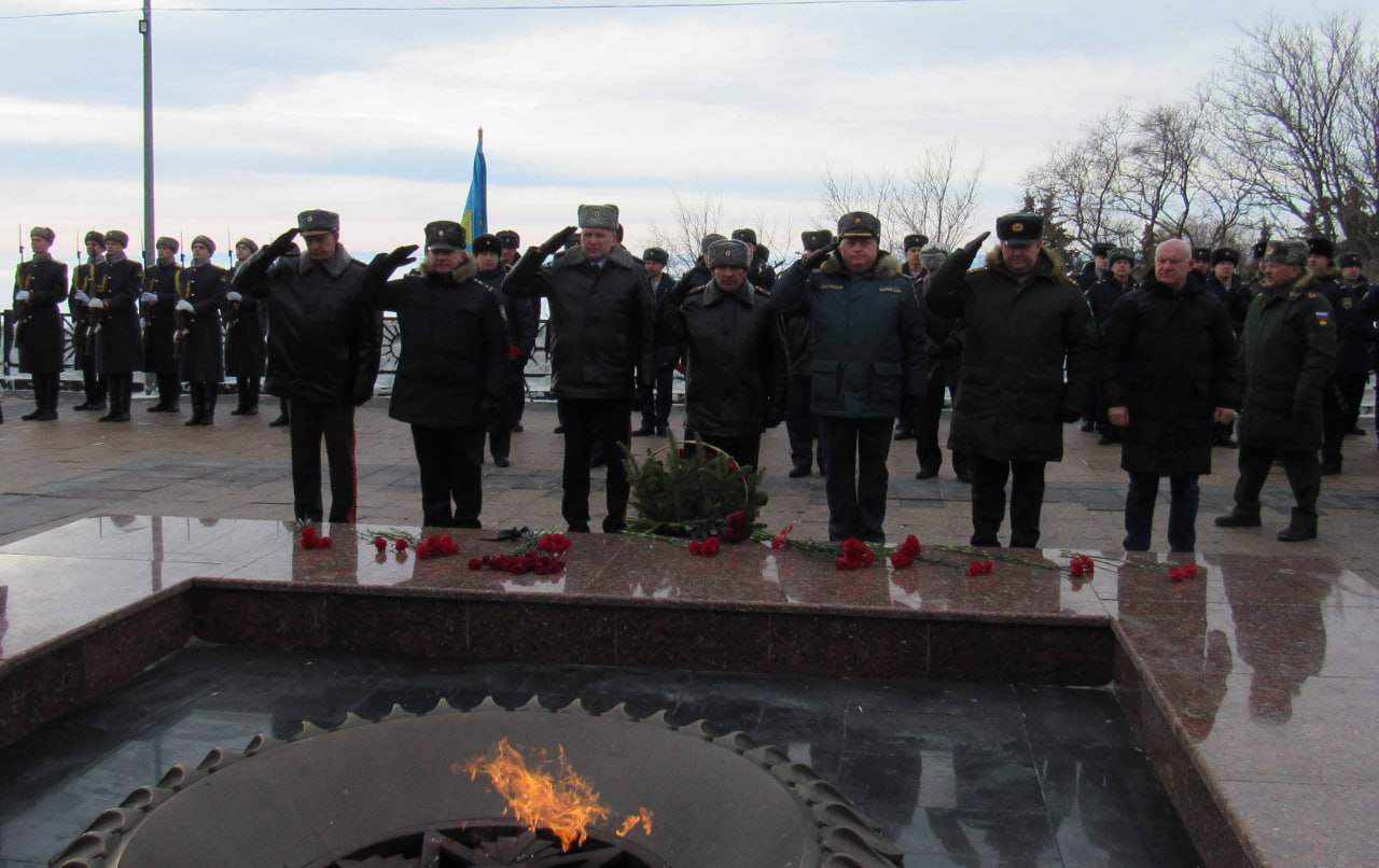 Ульяновские полицейские приняли участие в воинском ритуале в честь Дня защитника Отечества Ульяновские полицейские приняли участие в воинском ритуале в честь Дня защитника Отечества