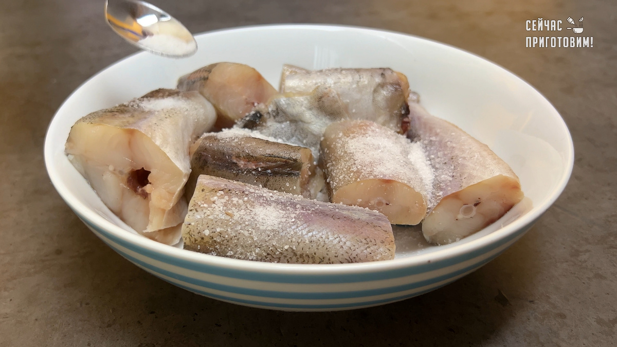 Как приготовить минтай в сметанном соусе: легкий и вкусный домашний рецепт