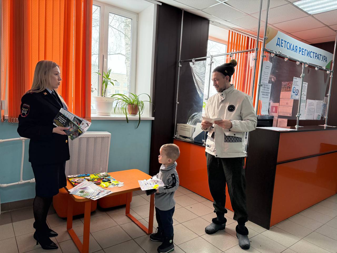 Консультационные пункты по безопасности дорожного движения развернулись в детских больницах и поликлиниках Ульяновской области Консультационные пункты по безопасности дорожного движения развернулись в детских больницах и поликлиниках Ульяновской области