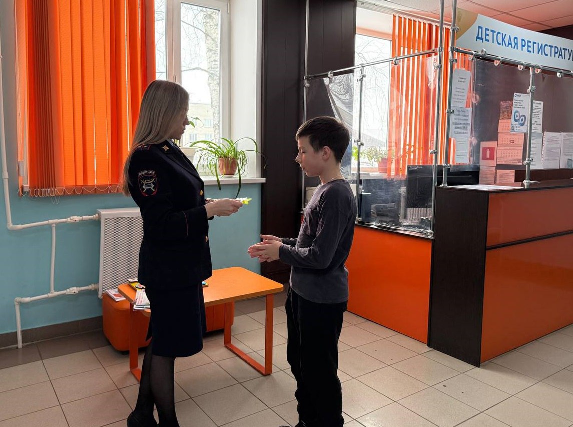 Использование световозвращающих элементов — одна из мер, позволяющих сделать пешехода заметным в темное время суток и в условиях недостаточной видимости Использование световозвращающих элементов — одна из мер, позволяющих сделать пешехода заметным в темное время суток и в условиях недостаточной видимости