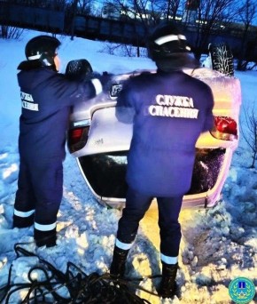 Спасатели помогли ликвидировать последствия аварии