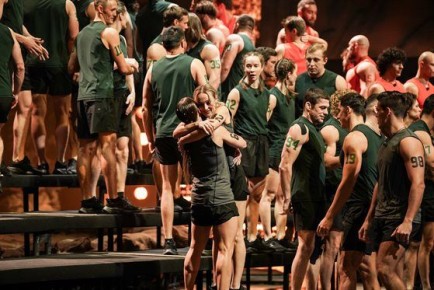 На телеканале ТНТ продолжается четвертый сезон мощного во всех смыслах проекта «Титаны»