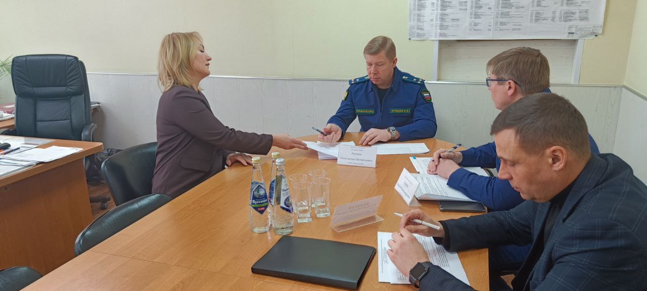 Сегодня, 27 февраля 2026 года, заместитель прокурора Ульяновской области Константин Ручкин посетил ООО «Силикат» Сегодня, 27 февраля 2026 года, заместитель прокурора Ульяновской области Константин Ручкин посетил ООО «Силикат»