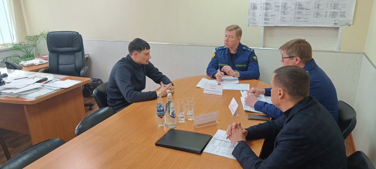 Сегодня, 27 февраля 2026 года, заместитель прокурора Ульяновской области Константин Ручкин посетил ООО «Силикат» Сегодня, 27 февраля 2026 года, заместитель прокурора Ульяновской области Константин Ручкин посетил ООО «Силикат»