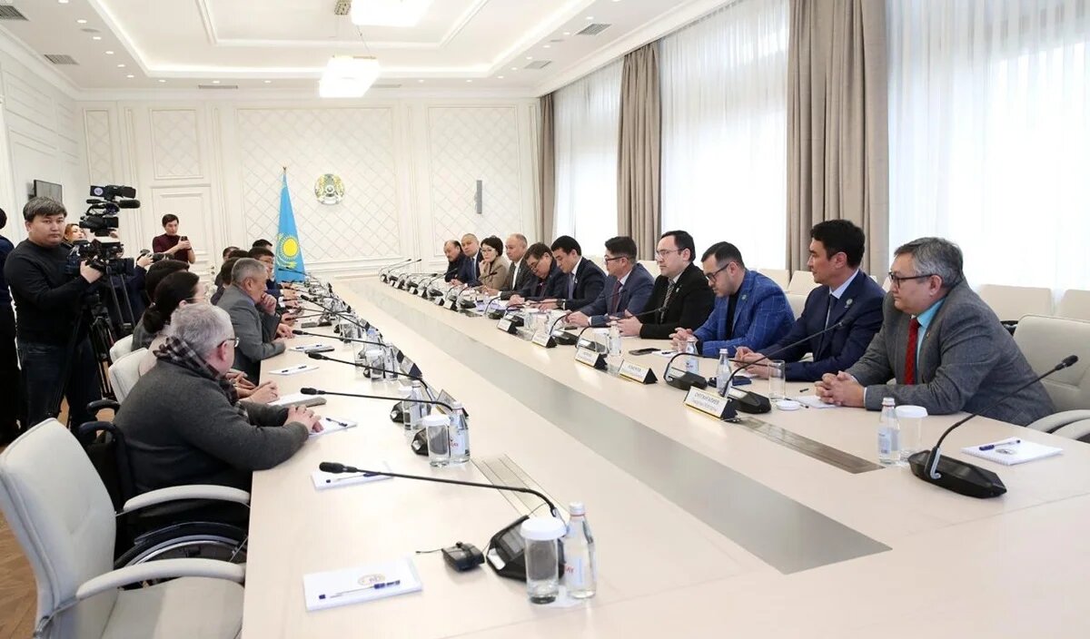 Обсуждение новой Конституции в Алматы: поддержка реформ и гражданский диалог