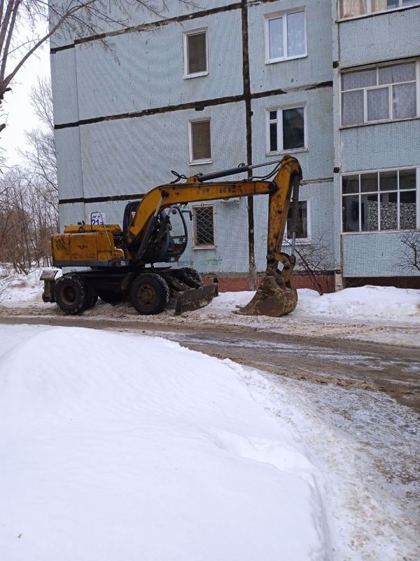 В Засвияжье устраняют утечку на сети холодного водоснабжения