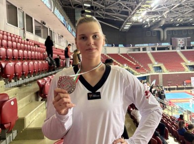 Ульяновская спортсменка Линара Муслимова завоевала серебряную медаль на международном турнире по тхэквондо Bulgaria Open, который проходил в Софии (Болгария) 27–28 февраля
