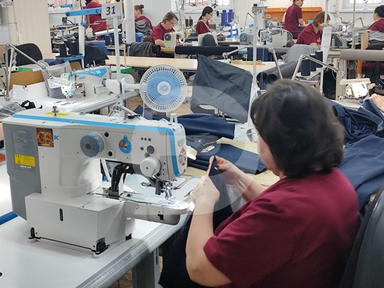 Иван Куликов продолжил свой визит в нашу область в Ульяновске, где высоко оценил потенциал легкой промышленности, особенно отметив ульяновскую швейную фабрику Иван Куликов продолжил свой визит в нашу область в Ульяновске, где высоко оценил потенциал легкой промышленности, особенно отметив ульяновскую швейную фабрику