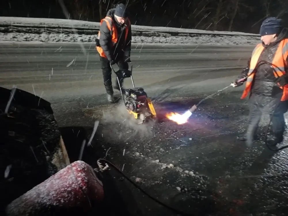 Почти 400 тонн пескосоляной смеси использовали за сутки в Ульяновске для противогололёдной обработки Почти 400 тонн пескосоляной смеси использовали за сутки в Ульяновске для противогололёдной обработки