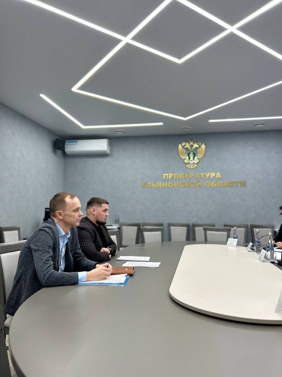 Первый заместитель прокурора Ульяновской области Михаил Гриньке совместно с Уполномоченным по защите прав предпринимателей в Ульяновской области Екатериной Толчиной и руководителем Бюро по защите прав предпринимателей... Первый заместитель прокурора Ульяновской области Михаил Гриньке совместно с Уполномоченным по защите прав предпринимателей в Ульяновской области Екатериной Толчиной и руководителем Бюро по защите прав предпринимателей...