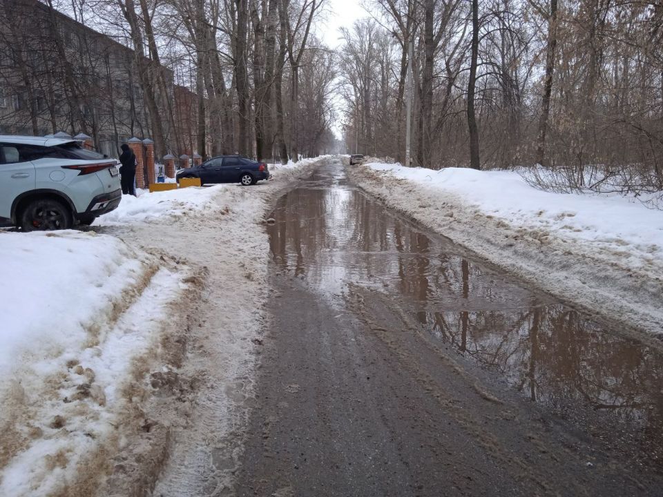 Подписчики жалуются на улицу Калнина, рядом с электромеханическим колледжем